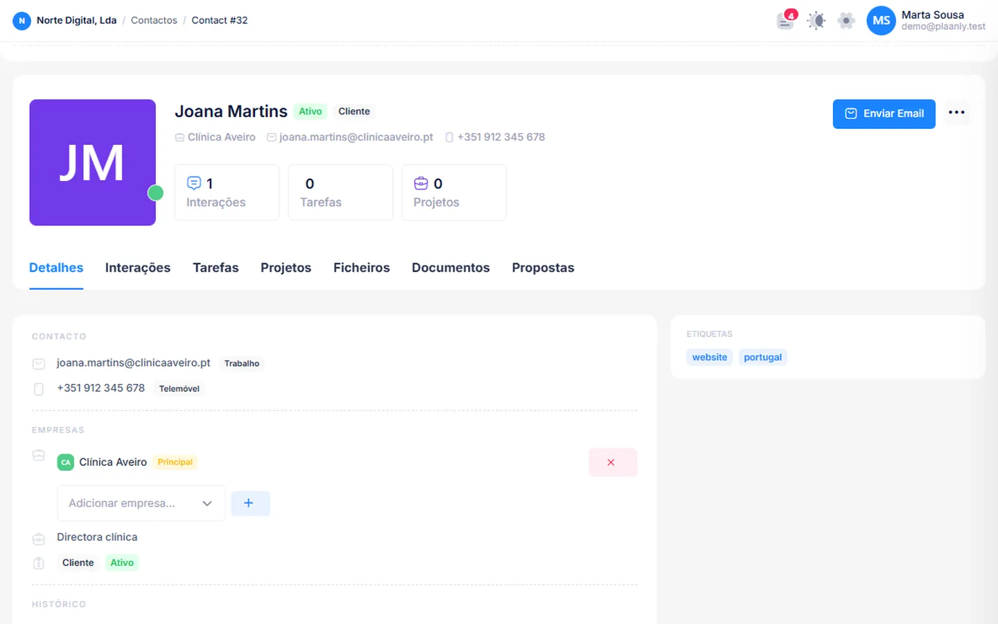 Ficha de contacto com feed de interacções